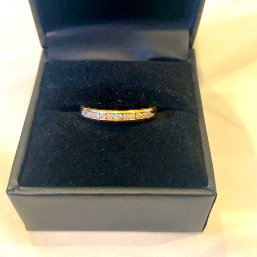 Beautiful Channel set 14k gold 1/4 CCTW size 7